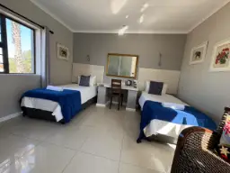 Room 8 - Luxury twin Room Le Blue Guest House (1)