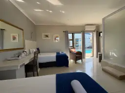 Room 8 - Luxury twin Room Le Blue Guest House (2)