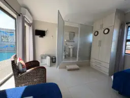 Room 8 - Luxury twin Room Le Blue Guest House (6)