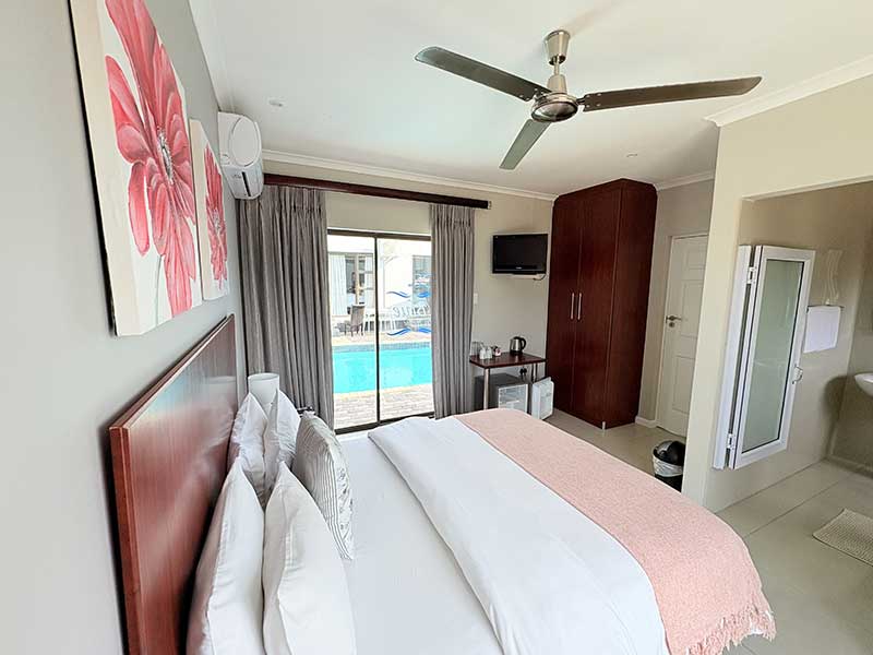 Port-Elizabeth-Guest-House-Accommodation-Le-Blue_s3