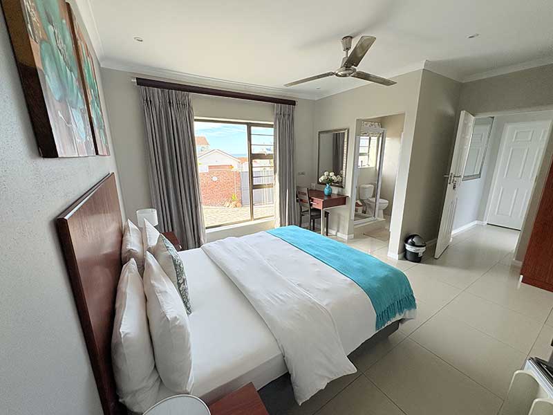 Port-Elizabeth-Guest-House-Accommodation---Room-2-4